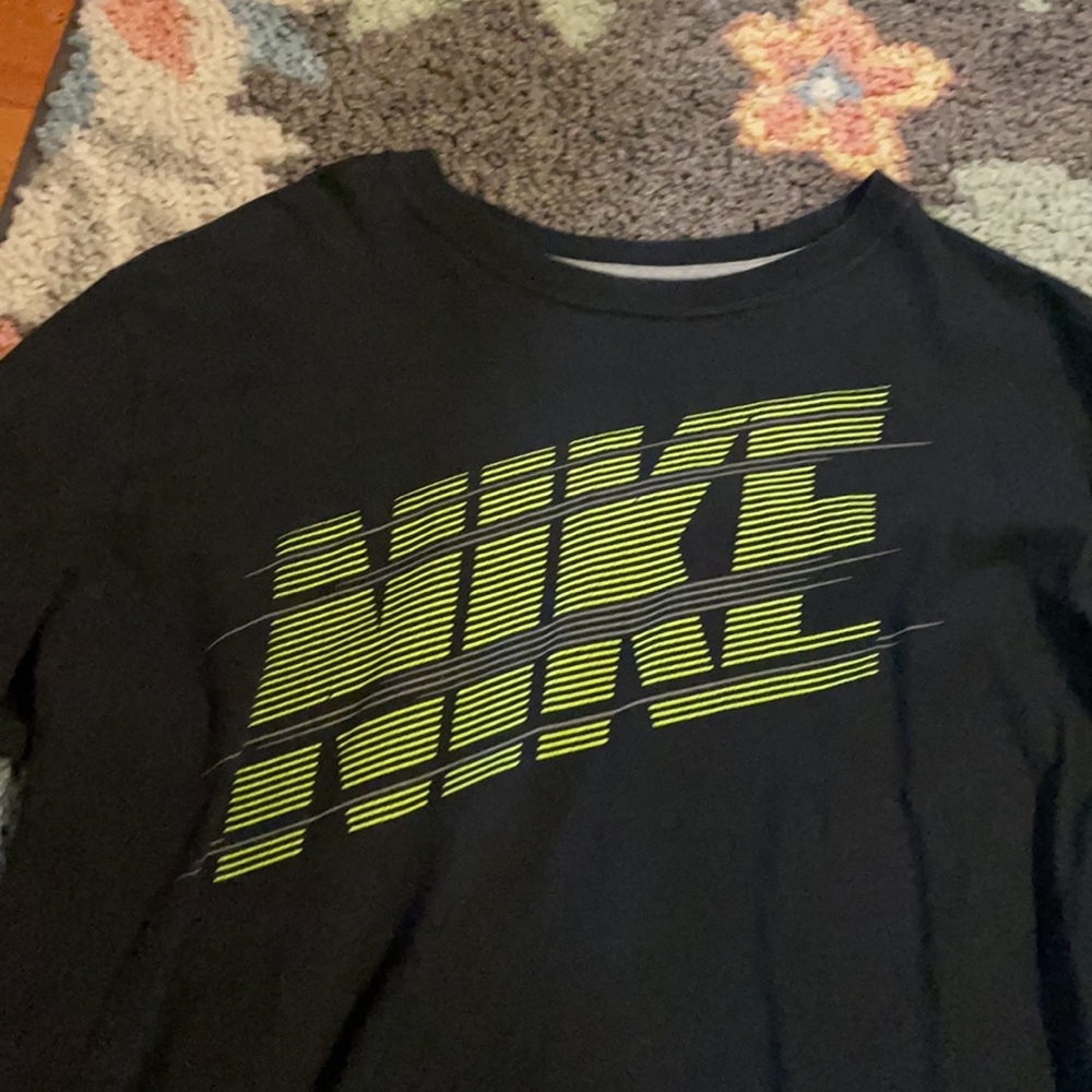 Nike medium black long sleeve t-shirt - Picture 2 of 3